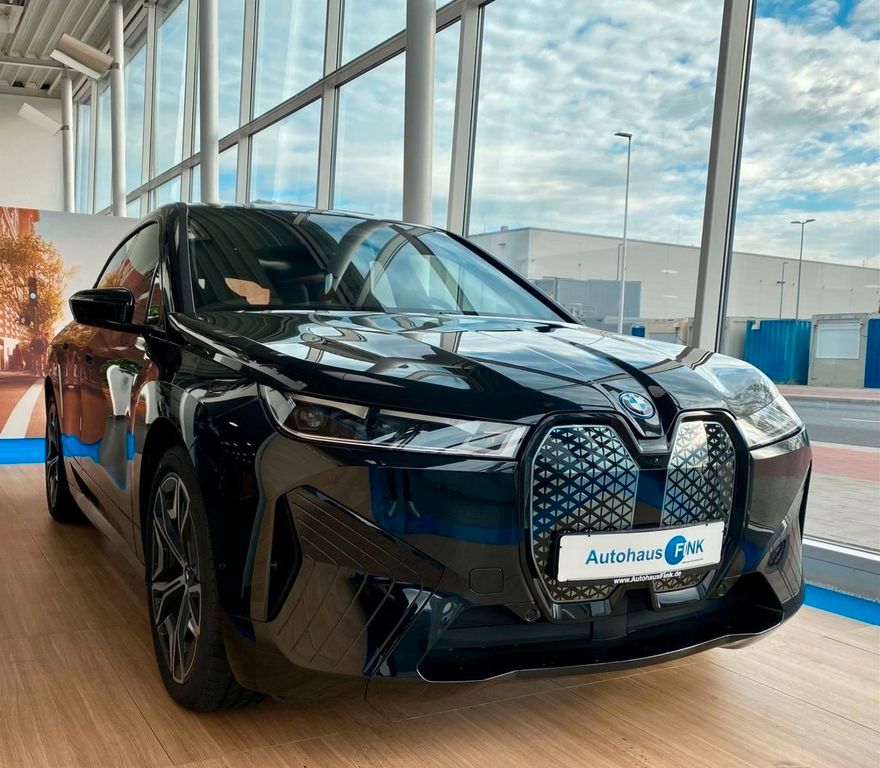 Bild des Angebotes BMW iX xDrive 40e AHK 22" ACC+ Park+ Laser Keyless