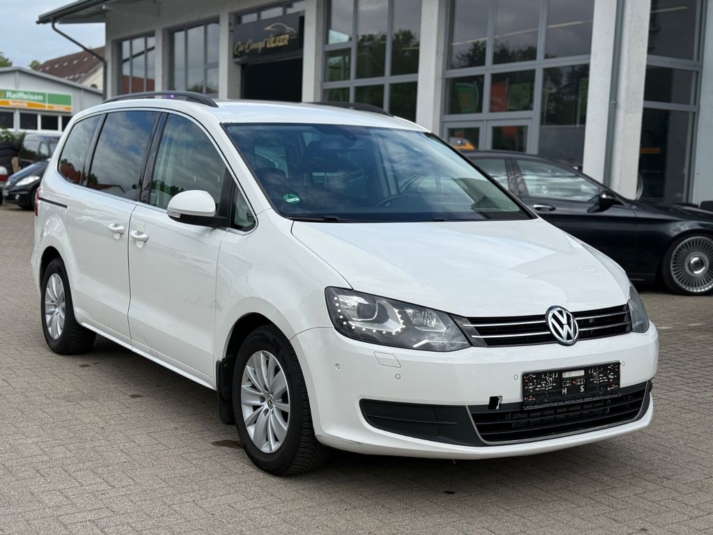 Bild des Angebotes Volkswagen Sharan Comfortline BMT Automatik/Xenon/7-Sitzer