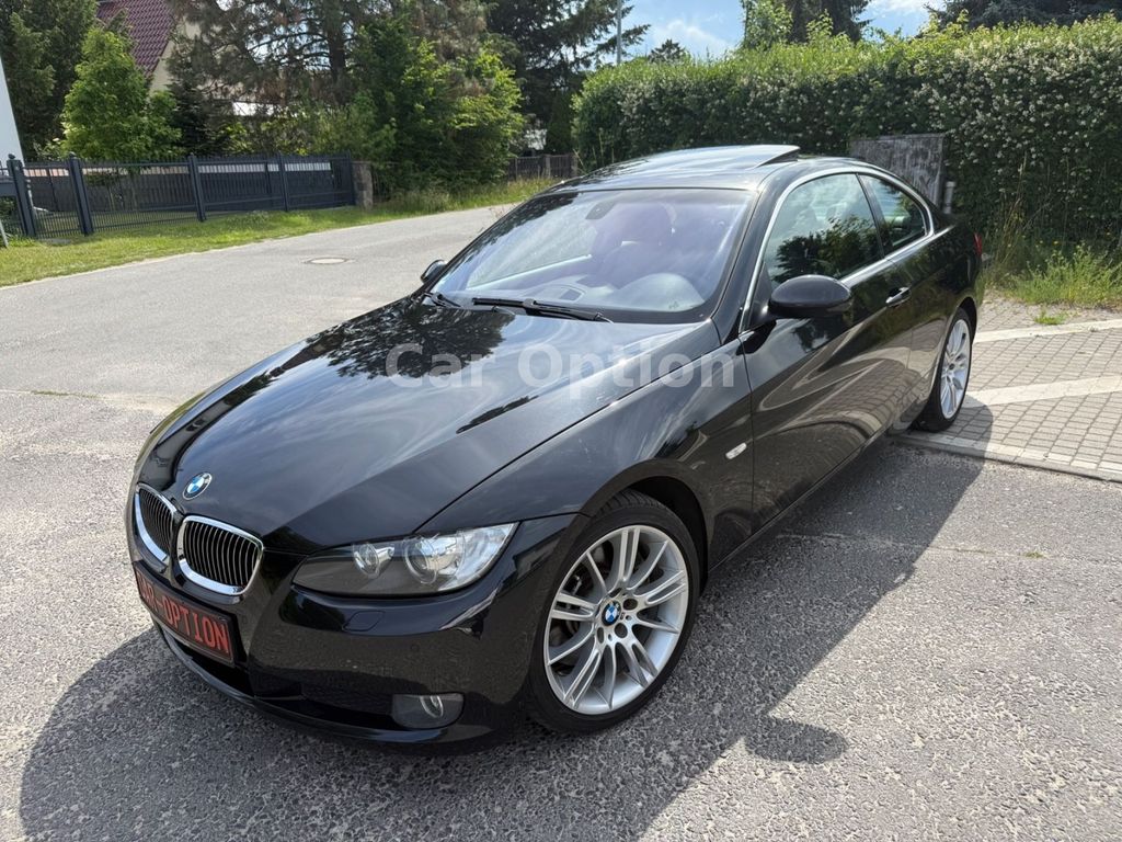 Bild des Angebotes BMW 330i Coupe/Leder/Glasdach/Navi/Xenon/18 Zoll