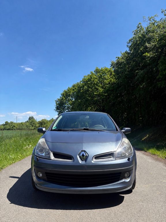 Bild des Angebotes Renault Clio III Privilege