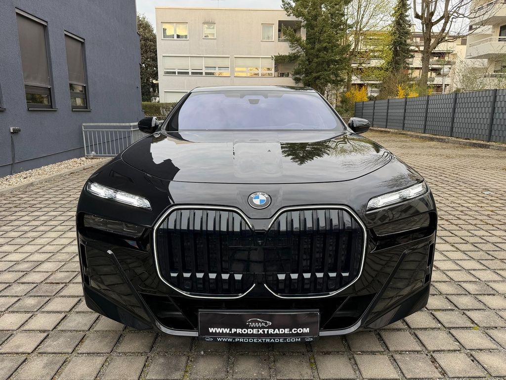 Bild des Angebotes BMW 740d xD M-Sport A-Türe*Sky*TV*SoftClos*B&W*FULLL