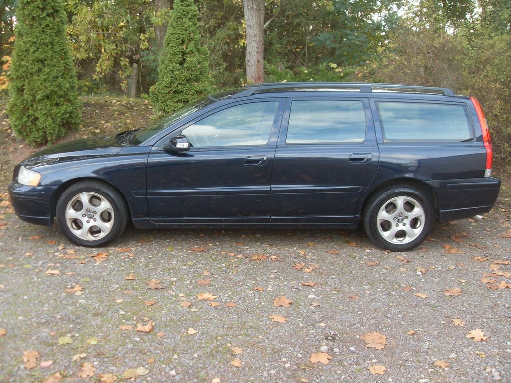 Bild des Angebotes Volvo V70 Kombi D5 Edition Sport