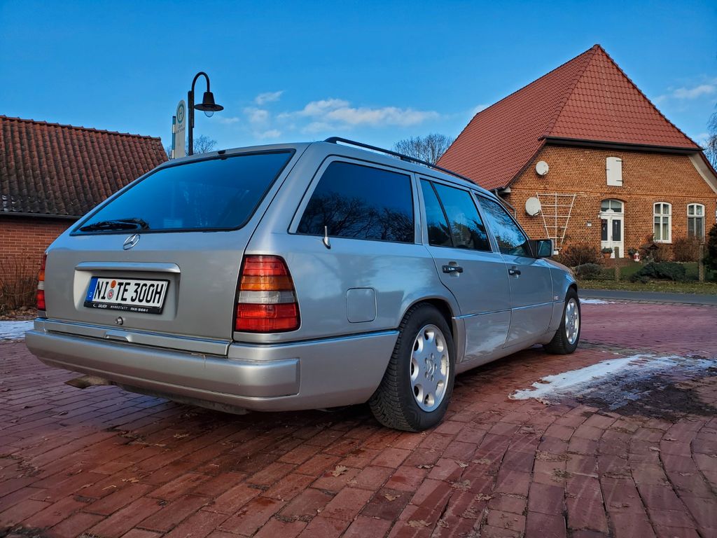 Bild des Angebotes Mercedes-Benz 300 te 124 kombi mit H kennzeichen