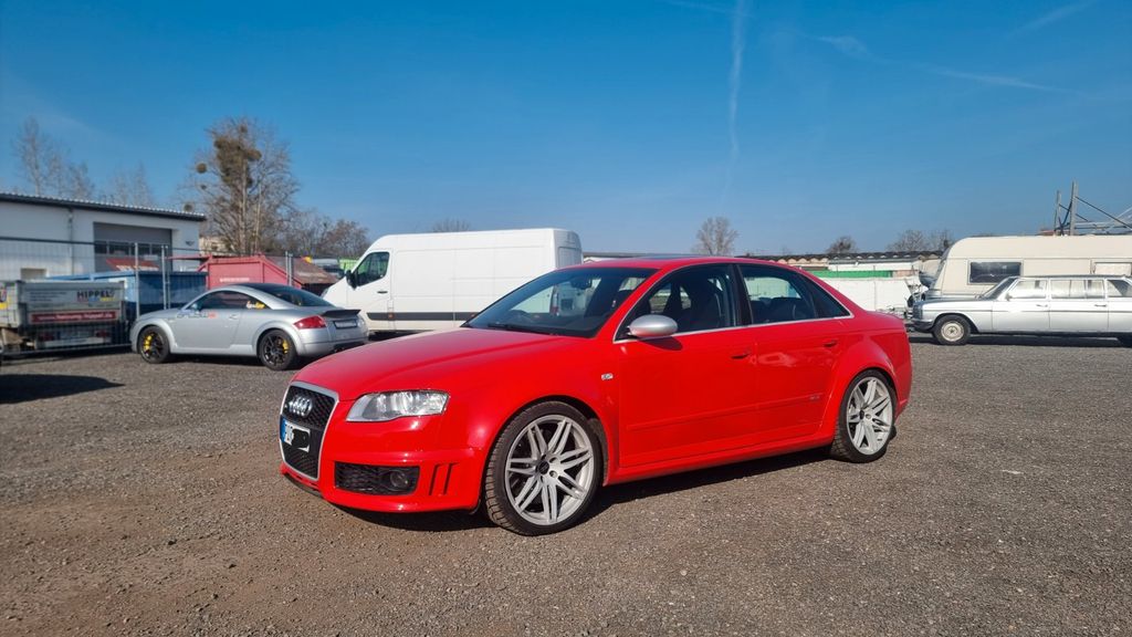 Audi RS4 Limousine in misano rot perleffekt 94tkm