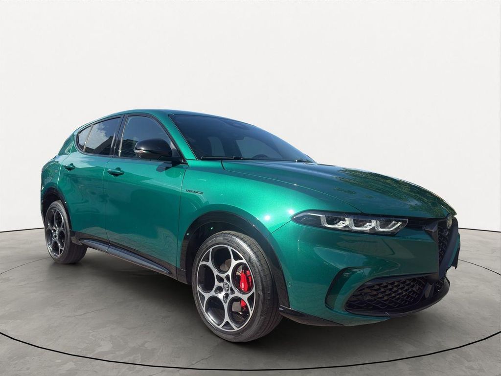 Bild des Angebotes Alfa Romeo Tonale VELOCE 1.5 VGT 160 PS *Verde Montreal*