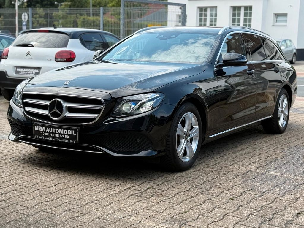 Bild des Angebotes Mercedes-Benz E 250 T  AVANTGARDE VOLL  AUSSTATTUNG SCHECKHEFT