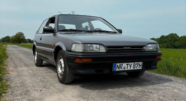 Toyota Corolla Compact (E9) 2-Türer