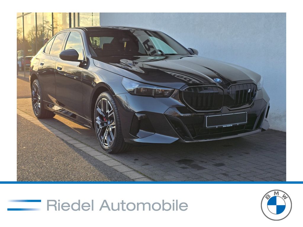 Bild des Angebotes BMW i5 eDrive40 Navi Tempom.aktiv Bluetooth PDC MP3