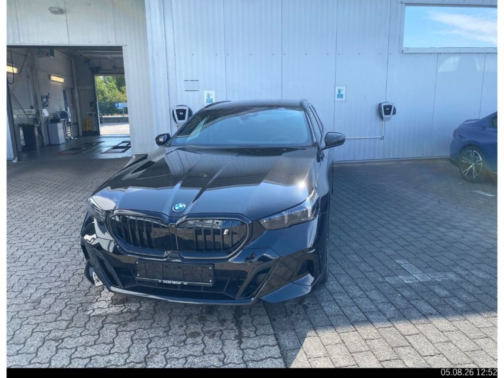 BMW i5 eDrive40 Touring Sportpaket Navi Digitales Co