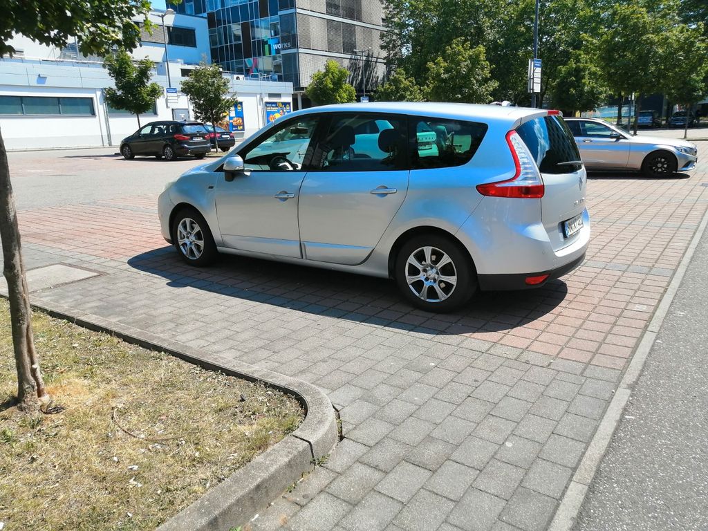 Bild des Angebotes Renault Grand Scenic Dynamique dCi 110  7 Sitzen