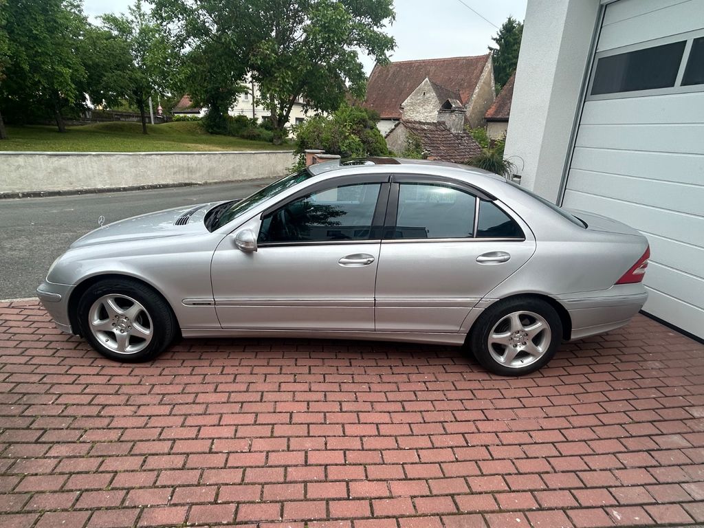 Bild des Angebotes Mercedes-Benz C 320 4MATIC AVANTGARDE