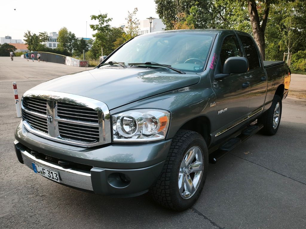 Dodge Ram 1500 Laramie 5.7 HEMI LPG | 1. Hand