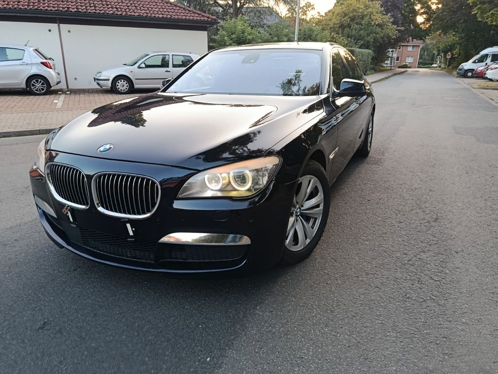 Bild des Angebotes BMW 750i xDrive -