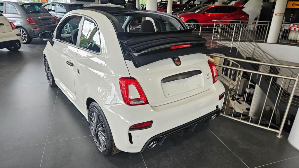 Bild des Angebotes Abarth 595C 1.4 T-Jet 121 kW* Beats*Xenon*PDC !!!