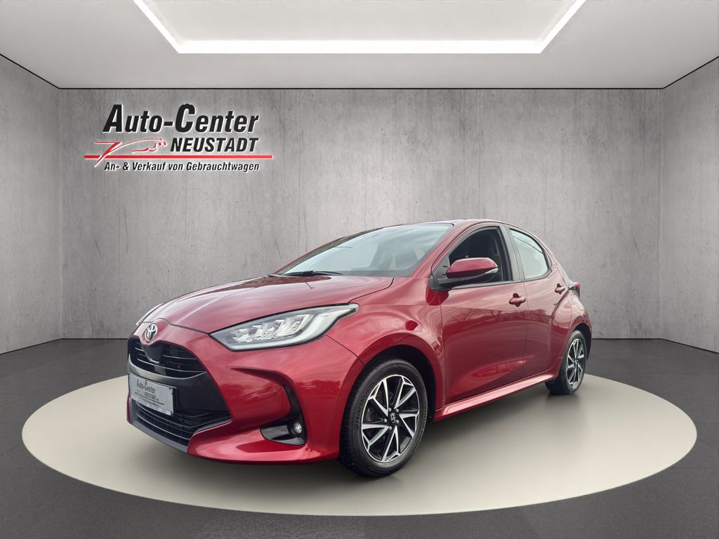 Bild des Angebotes Toyota Yaris Club, ALU, ACC, SH, R.-KAMERA, PDC