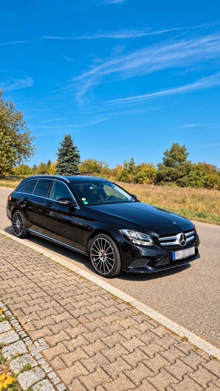 Bild des Angebotes Mercedes-Benz 220
