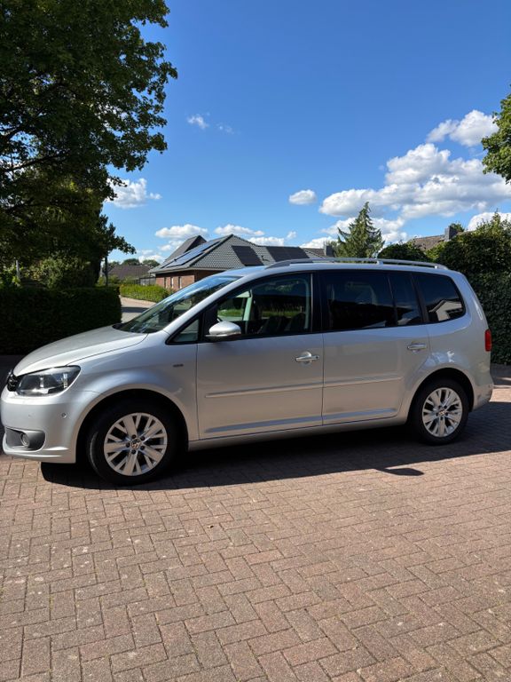 Bild des Angebotes Volkswagen Touran 1.2 TSI LIFE LIFE