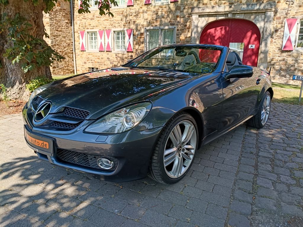 Bild des Angebotes Mercedes-Benz SLK 200 K "Grand Ed. ARMANI" Traumwagen!!voll..