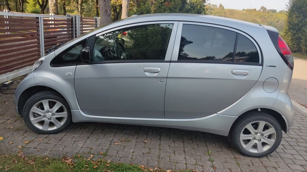 Bild des Angebotes Peugeot iOn Active Bremsscheiben neu 8Fach+ Android Auto