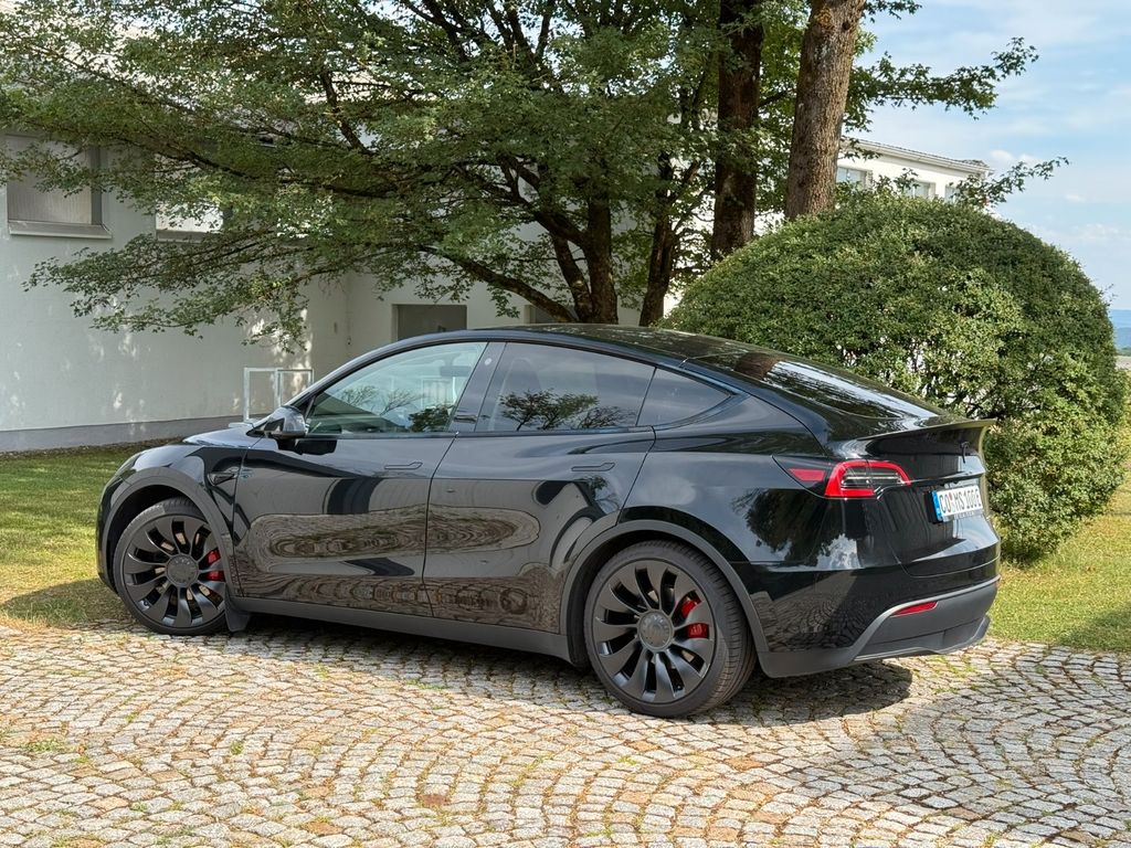 Bild des Angebotes Tesla Model Y Performance Dual Motor AWD Performance