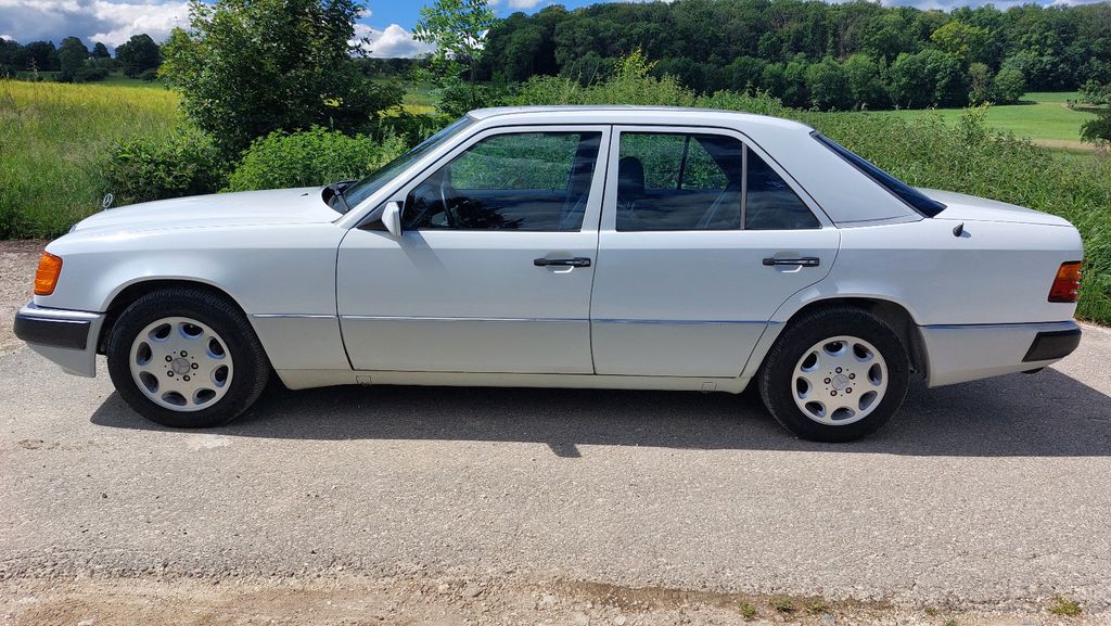 Bild des Angebotes Mercedes-Benz 400 E W124 H-Kennzeichen
