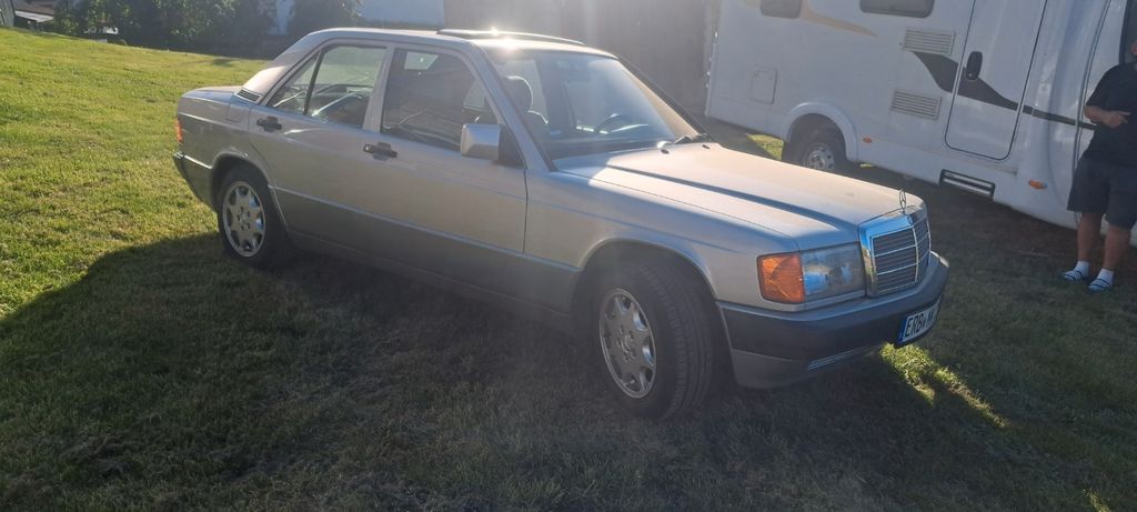 Bild des Angebotes Mercedes-Benz 190 E W201  H-Kennzeichen,  Schiebedach , AHK
