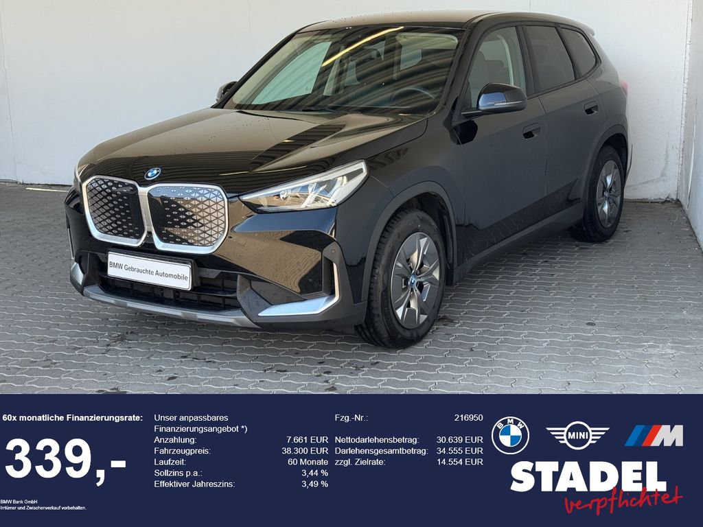 Bild des Angebotes BMW iX1 xDrive30 Navi.LED.AHK.RüKam.DAB.Sitzhz