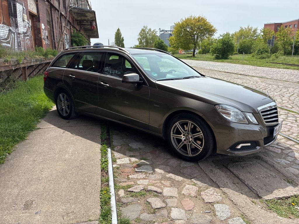 Bild des Angebotes Mercedes-Benz E 350 CDI 4MATIC T BlueEFF. AVANTGARDE AVANT...