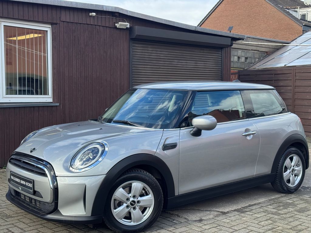 Bild des Angebotes MINI Cooper Essential Trim Aut. APPLE-CARPLAY LED PDC