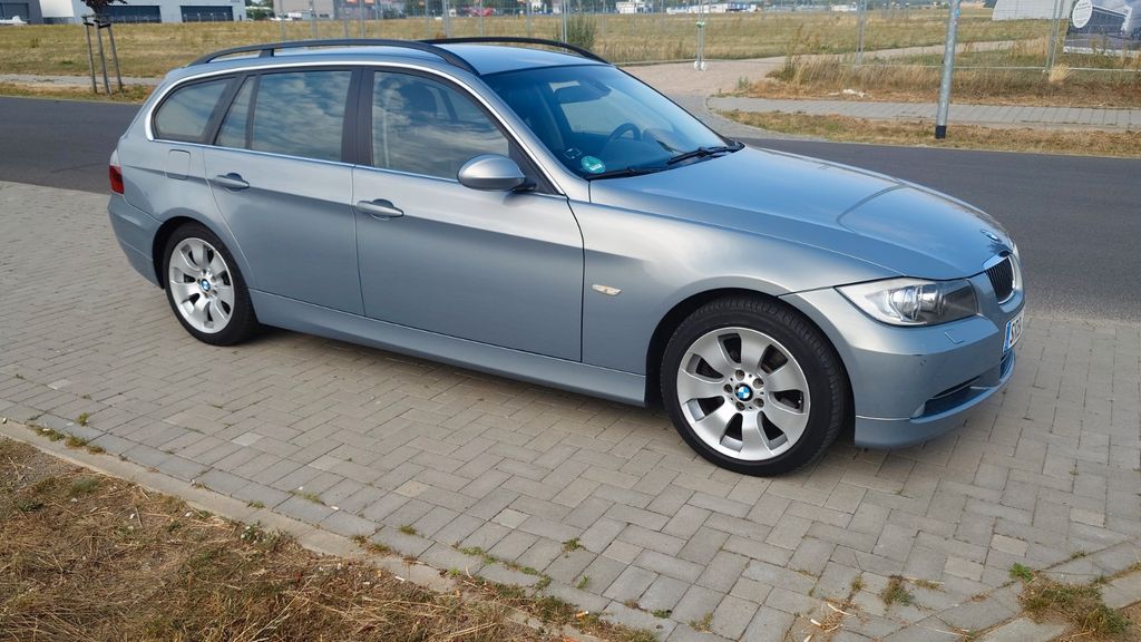 Bild des Angebotes BMW 330xi -