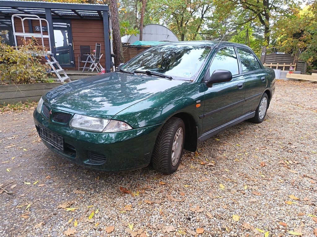Bild des Angebotes Mitsubishi Carisma 1,8 GDI Garagenfahrzeug - wenig KM