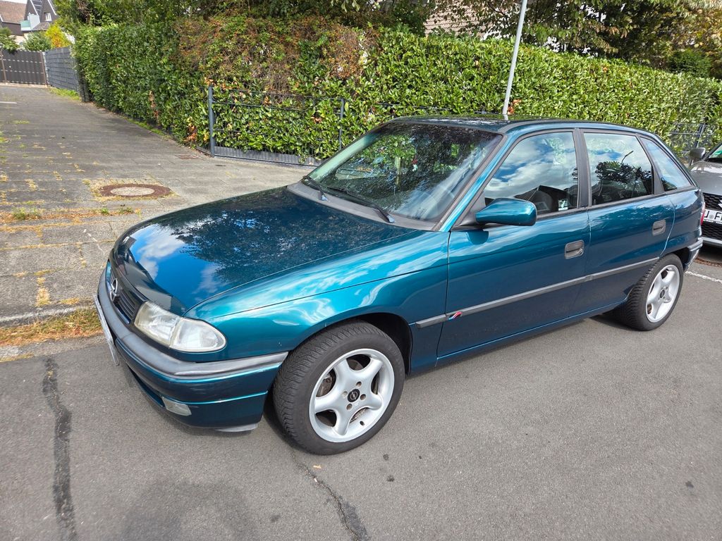 Opel Astra 1.6 - Schrägheck, als Anfängerfahrzeug top