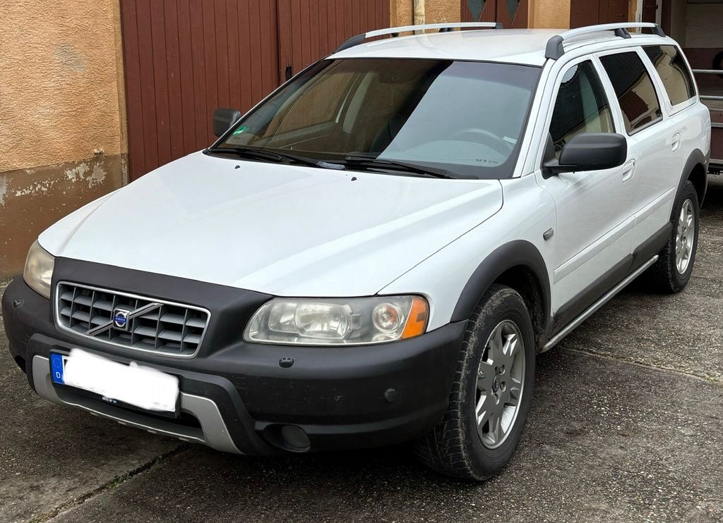 Volvo XC70 2.5T AWD Summum Benzin TÜV bis 06/2028
