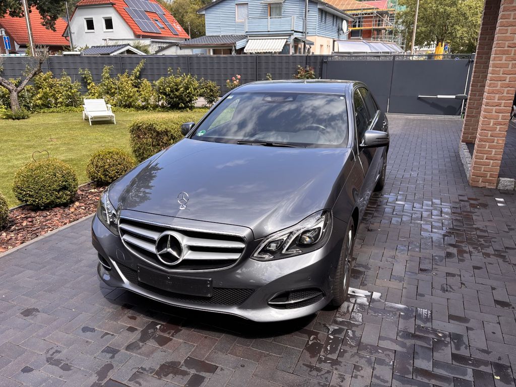 Bild des Angebotes Mercedes-Benz E 350 4MATIC AVANTGARDE - Scheckheft lückenlos