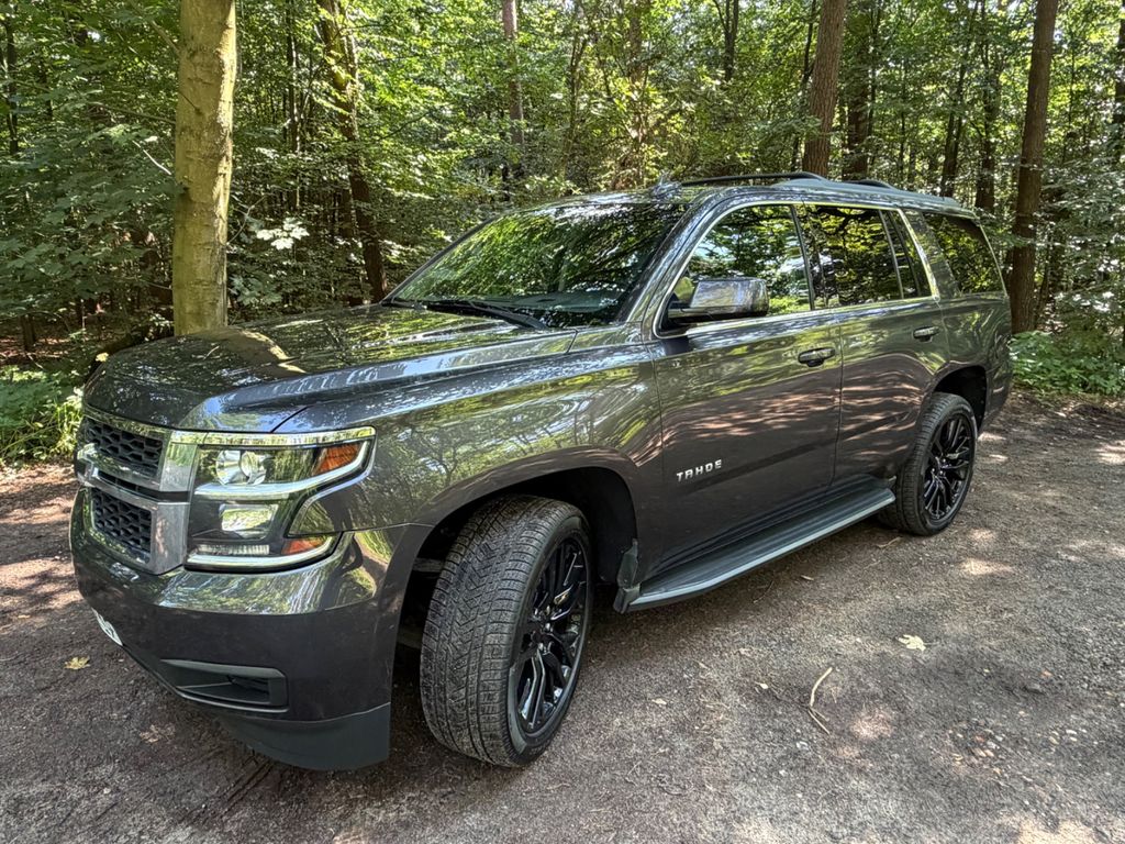 Chevrolet Tahoe 5,3l V8 7 Sitze AHK TÜV 05/27 Prins Gas