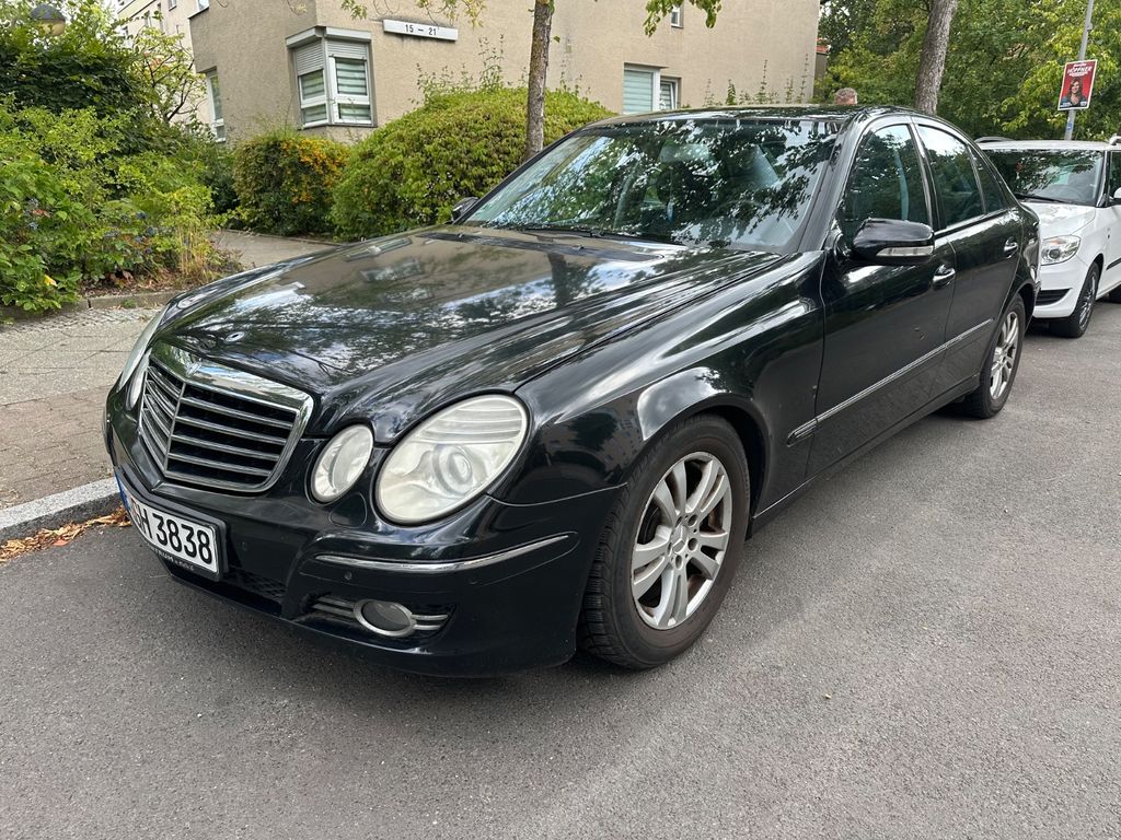Mercedes-Benz E 220 CDI / Facelift / Navi / Schiebedach /