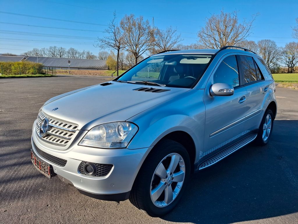 Bild des Angebotes Mercedes-Benz ML 350 *Sportpaket*AHK*Navi*8-Fachbereift