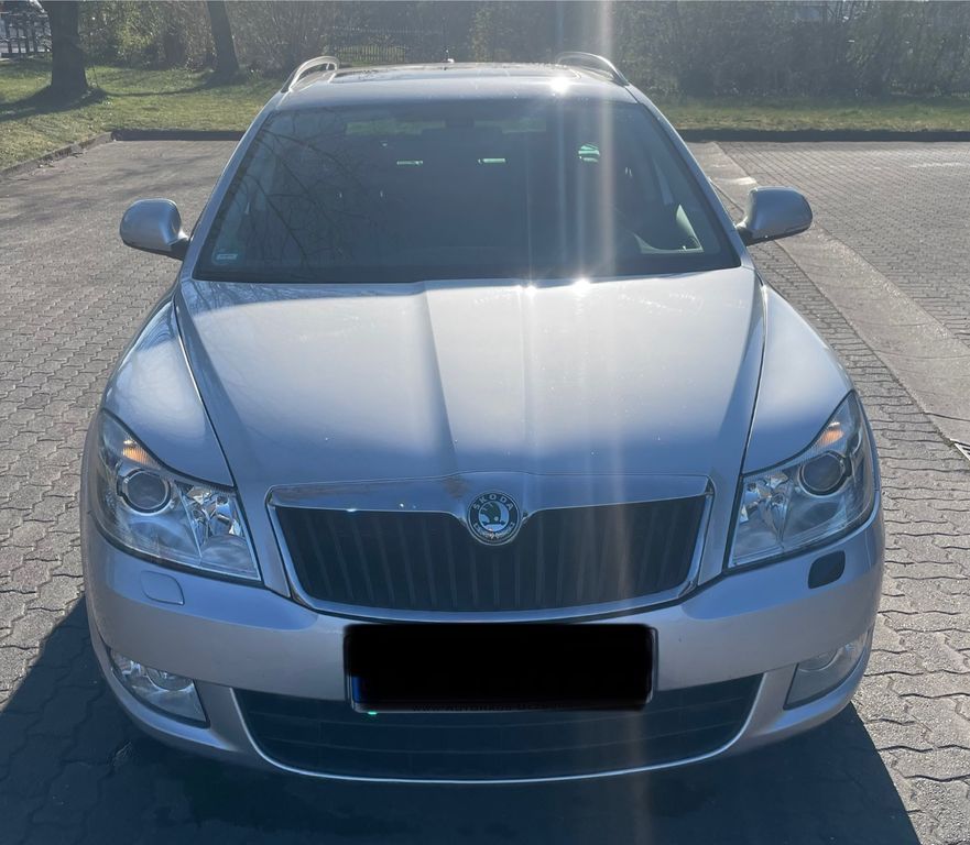 Bild des Angebotes Skoda Octavia 1.6 TDI Elegance Combi Elegance