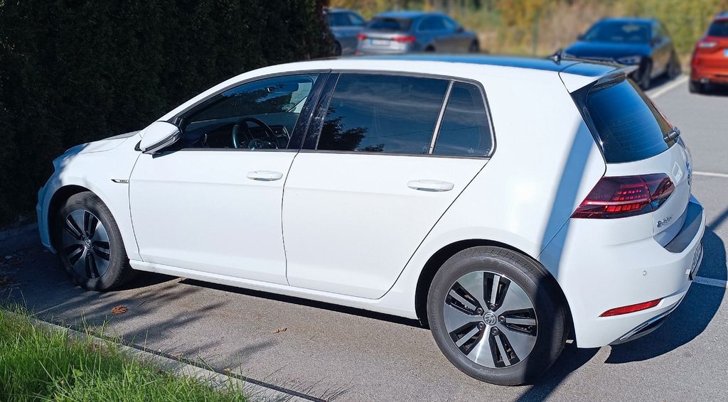 Volkswagen Golf e-Golf /LED/LEDER/WÄRMEPUMPE/DIGITALDISPLAY