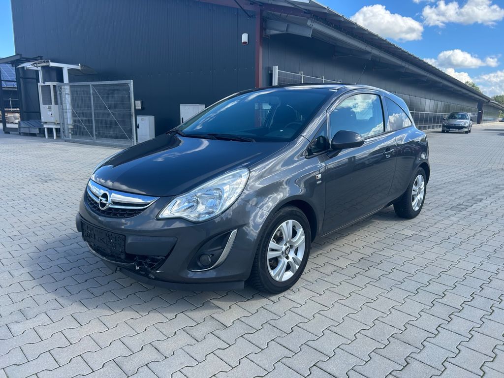 Opel Corsa D Satellite