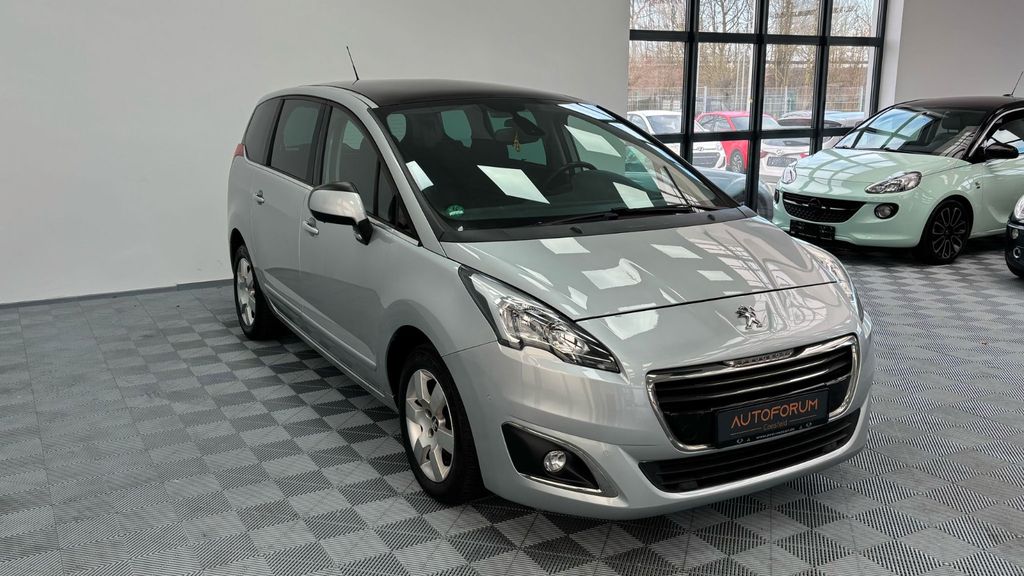 Bild des Angebotes Peugeot 5008 Active _7-Sitzer_ tadelloser Zustand_