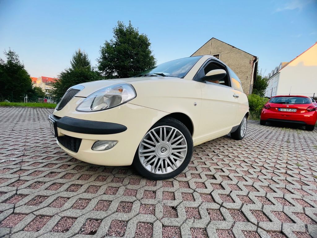 Bild des Angebotes Lancia Ypsilon 1.4 16v Platino Platino