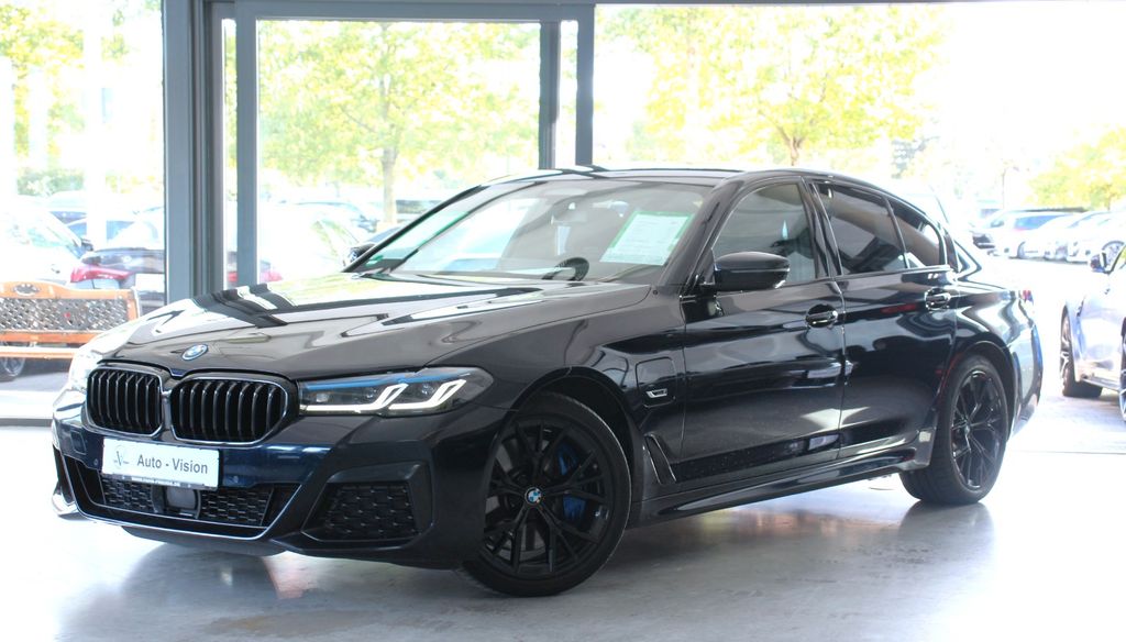Bild des Angebotes BMW 545e xDrive (G30) M Sport Pro*Laser*HUD*ACC*360°