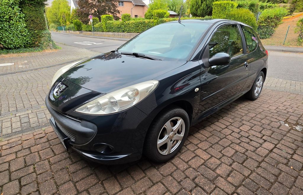 Bild des Angebotes Peugeot 206+ 1,1 84600 km TÜV Neu TOP ZUSTAND !!