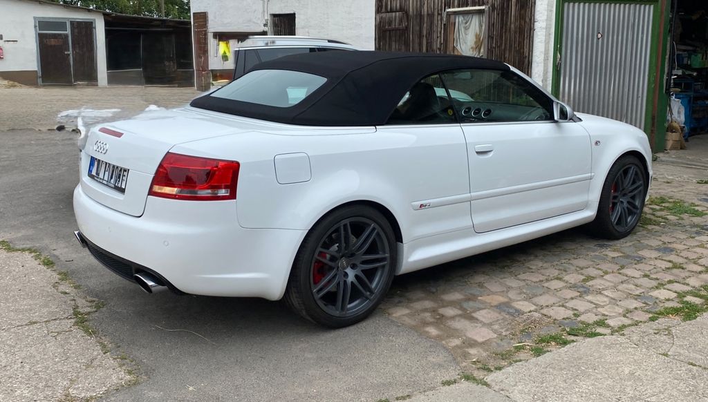 Bild des Angebotes Audi RS4 4.2 quattro Cabriolet mit Schalensitzen