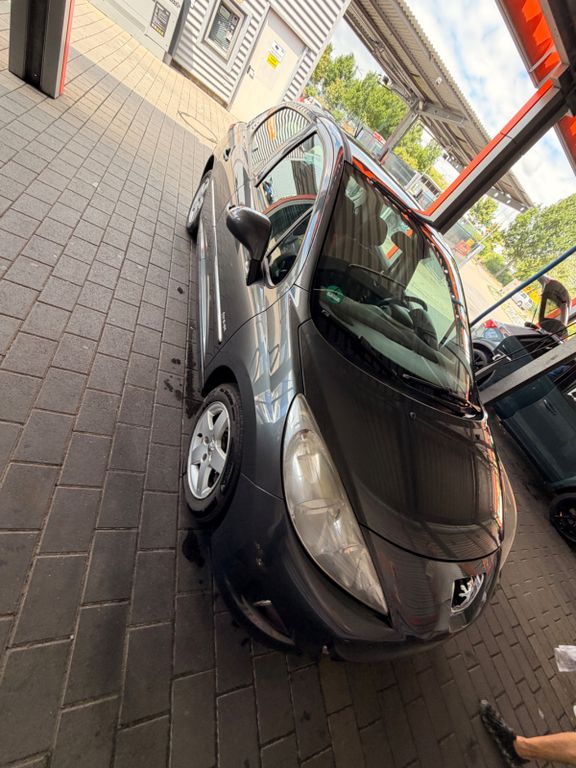 Bild des Angebotes Peugeot 207 Forever 95 VTi Forever