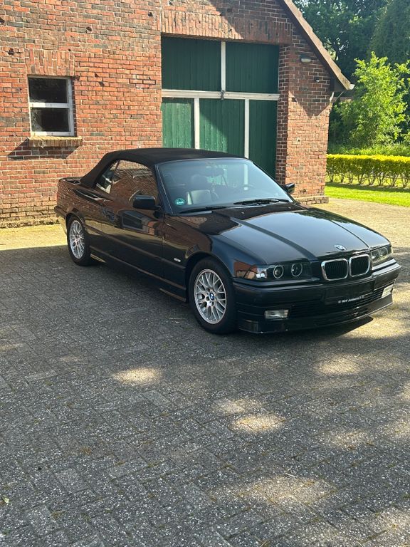 Bild des Angebotes BMW 328i Cabrio Sport Edition Sport Edition