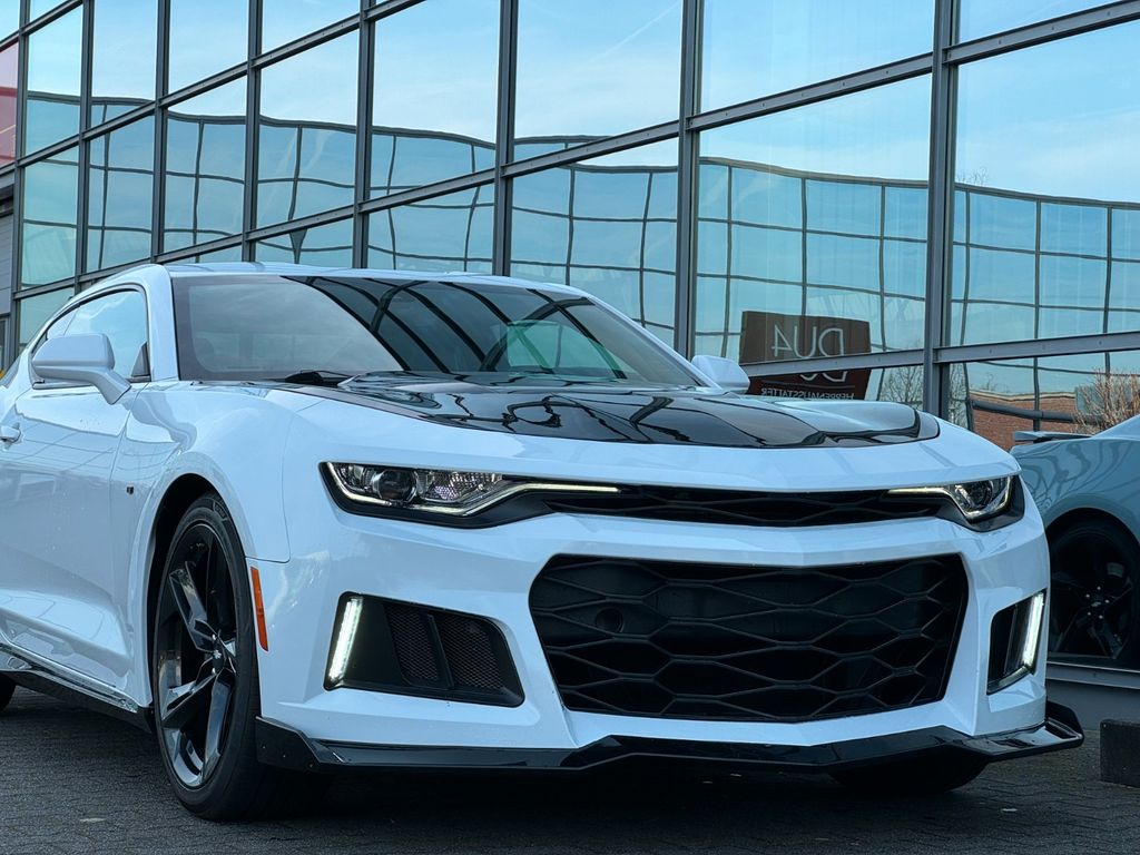 Bild des Angebotes Chevrolet Coupé Sport ss 6.2 zl1 V8 Carplay Kamera Schalte