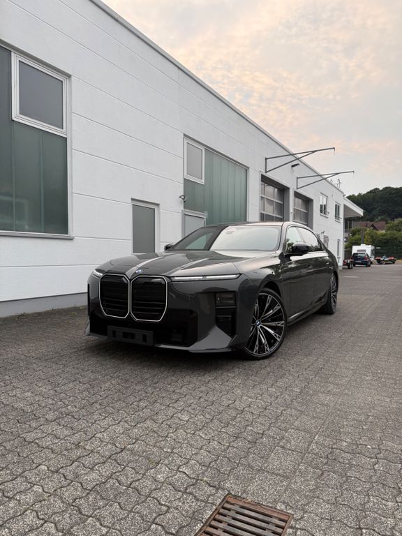 BMW 740i xDrive/TV/SkyL/Executive/B&W/Carbon/Integrl
