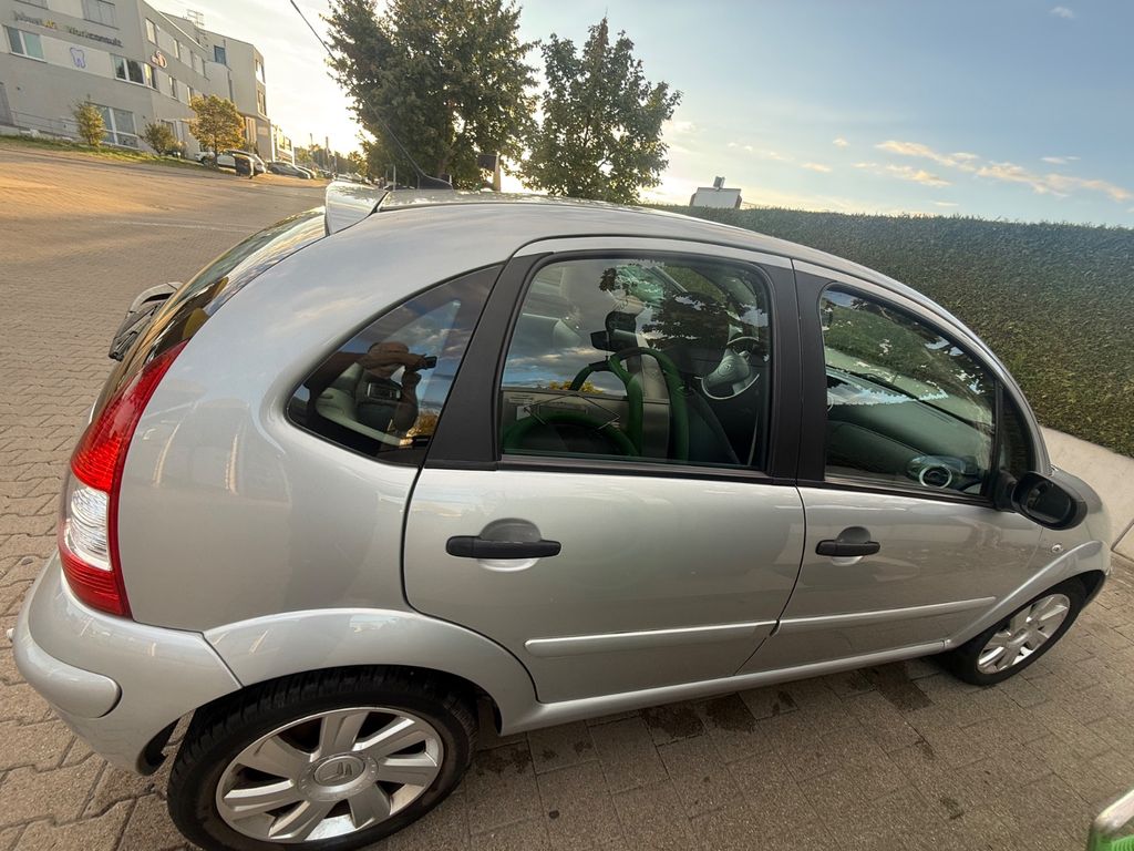 Bild des Angebotes Citroën C3 1.6 16V Confort Autom. Confort